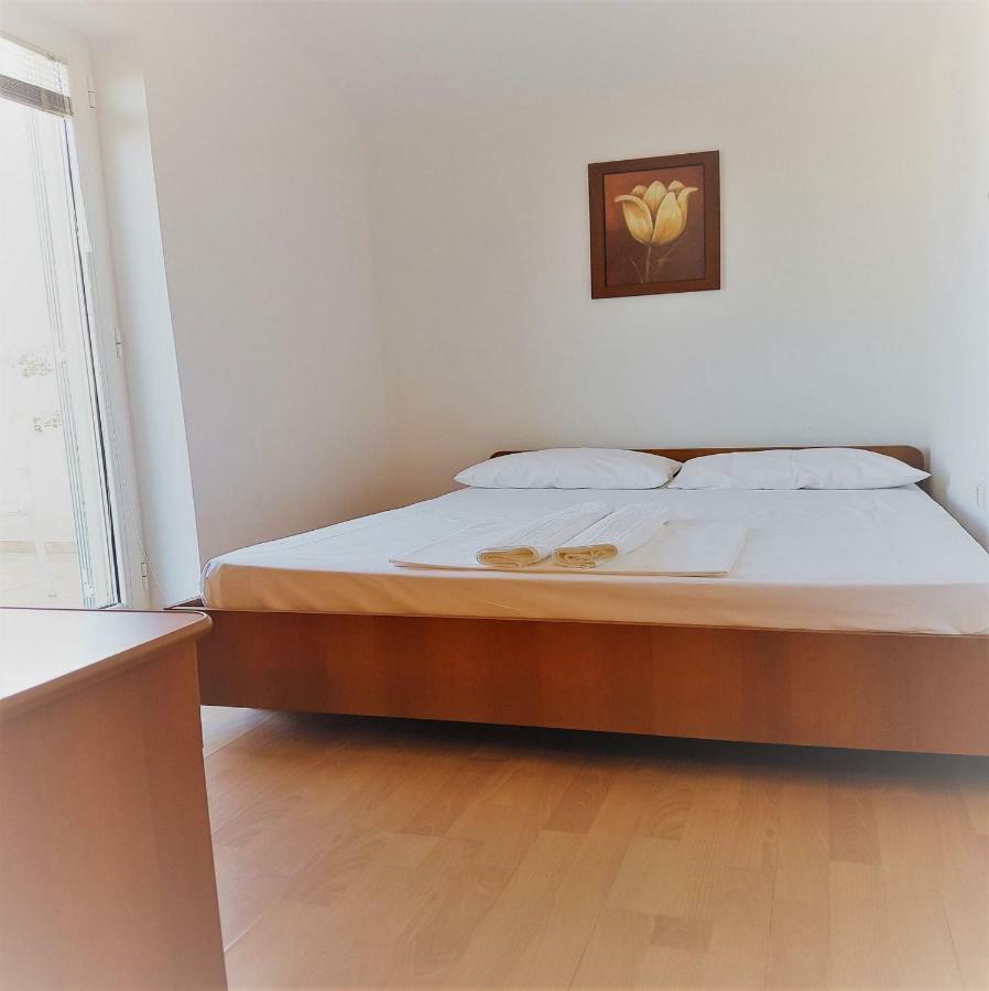 Apartments Vrtlici Stara Novalja Eksteriør bilde